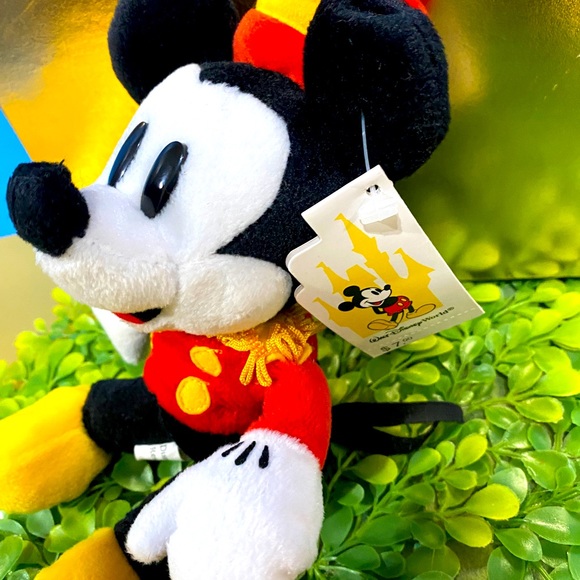 DISNEY EXCLUSIVE NWT 1990s CORONADO SPRINGS RESORT BELLHOP MICKEY BEAN BAG PLUSH - Picture 8 of 14